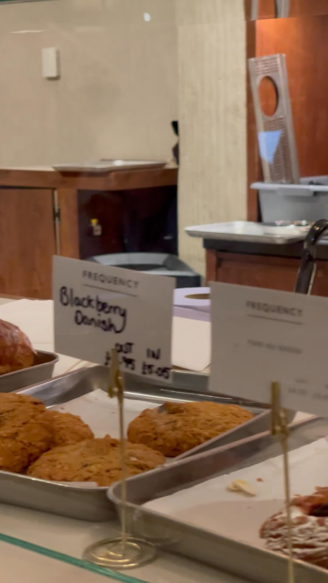 Video review of Frequency Coffee Angel Square by Adventurer in London