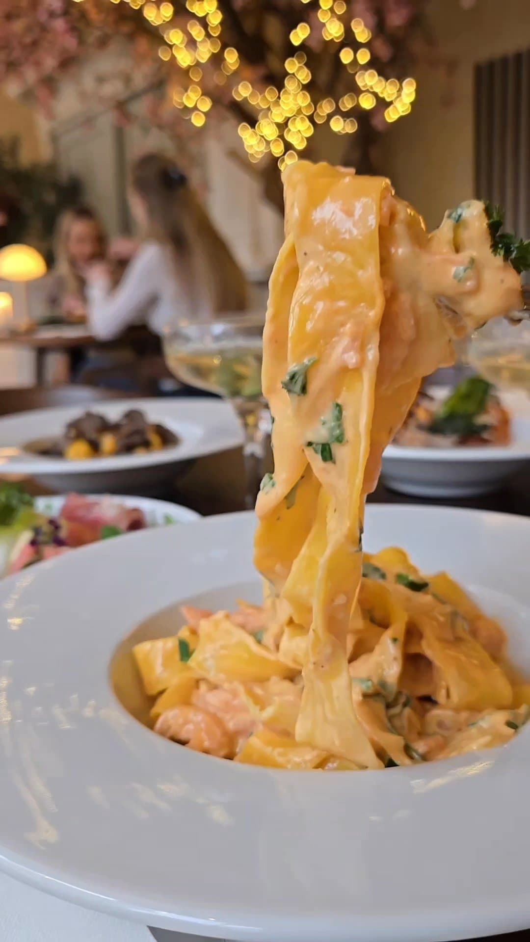 Video review of WOLFOX SAVOY LONDON by Ivetta