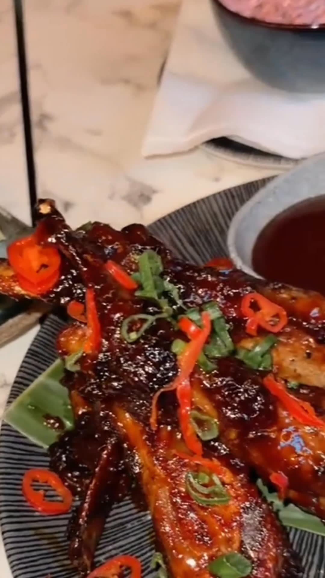 Video review of Double Apple Kitchen by RosaReviews