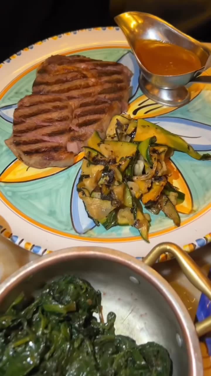 Video review of Carlotta by TableConfidential