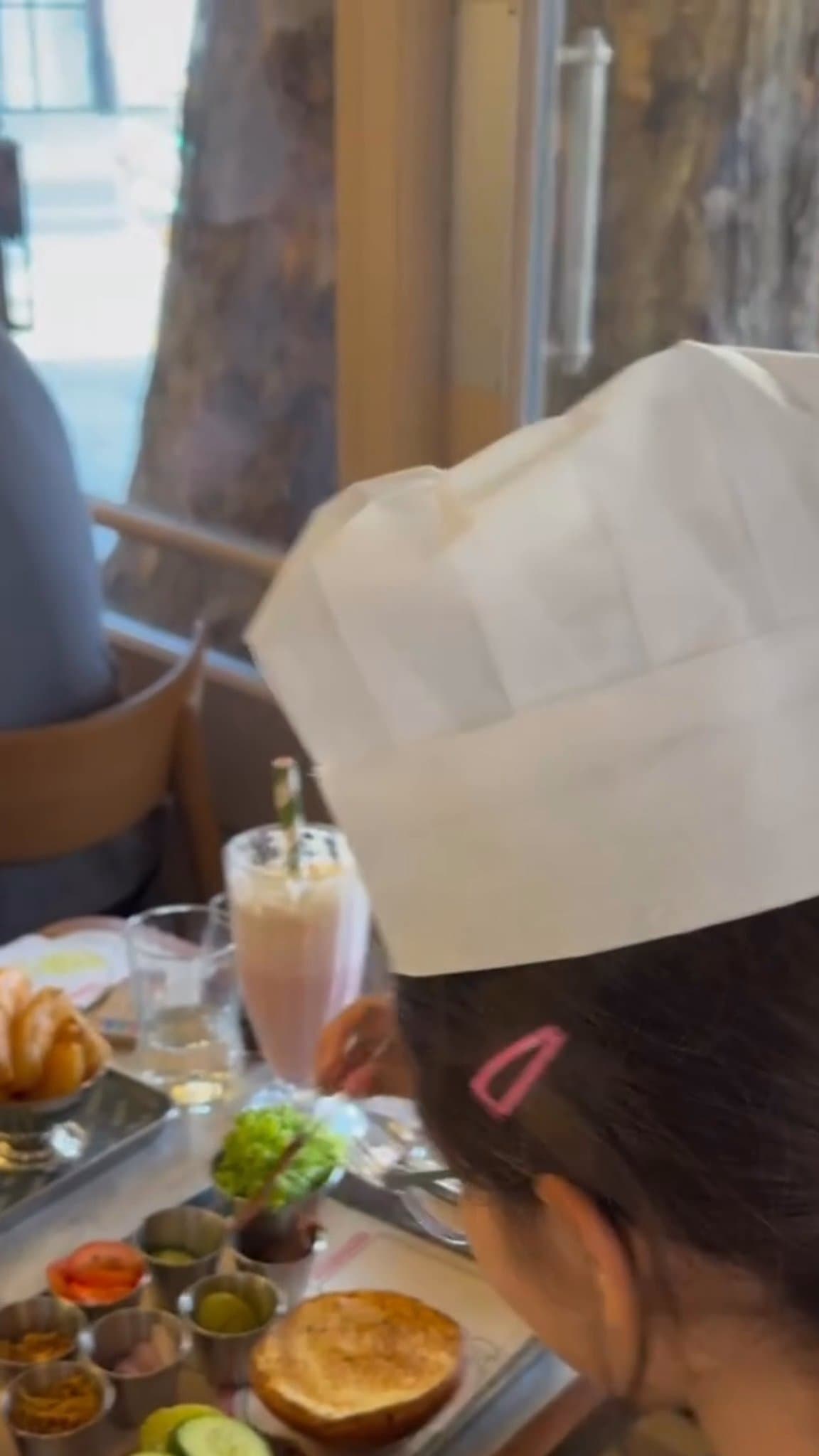 Video review of Heard. Burger Borough by Melissa