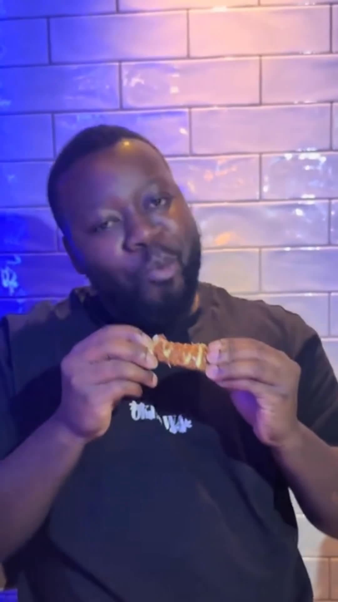Video review of Belushi's London Bridge by HungryBelly