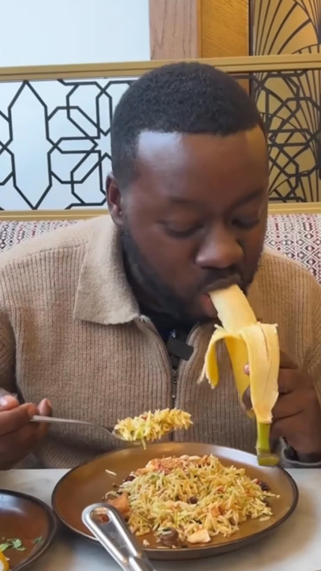 Video review of Sabiib Somali Restaurant - Acton by HungryBelly