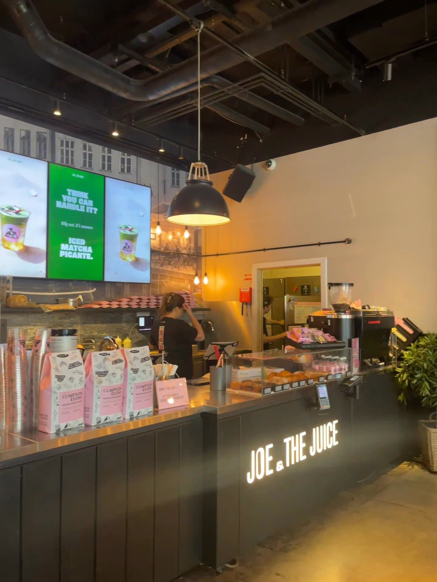 Video review of Joe & The Juice by Adventurer in London