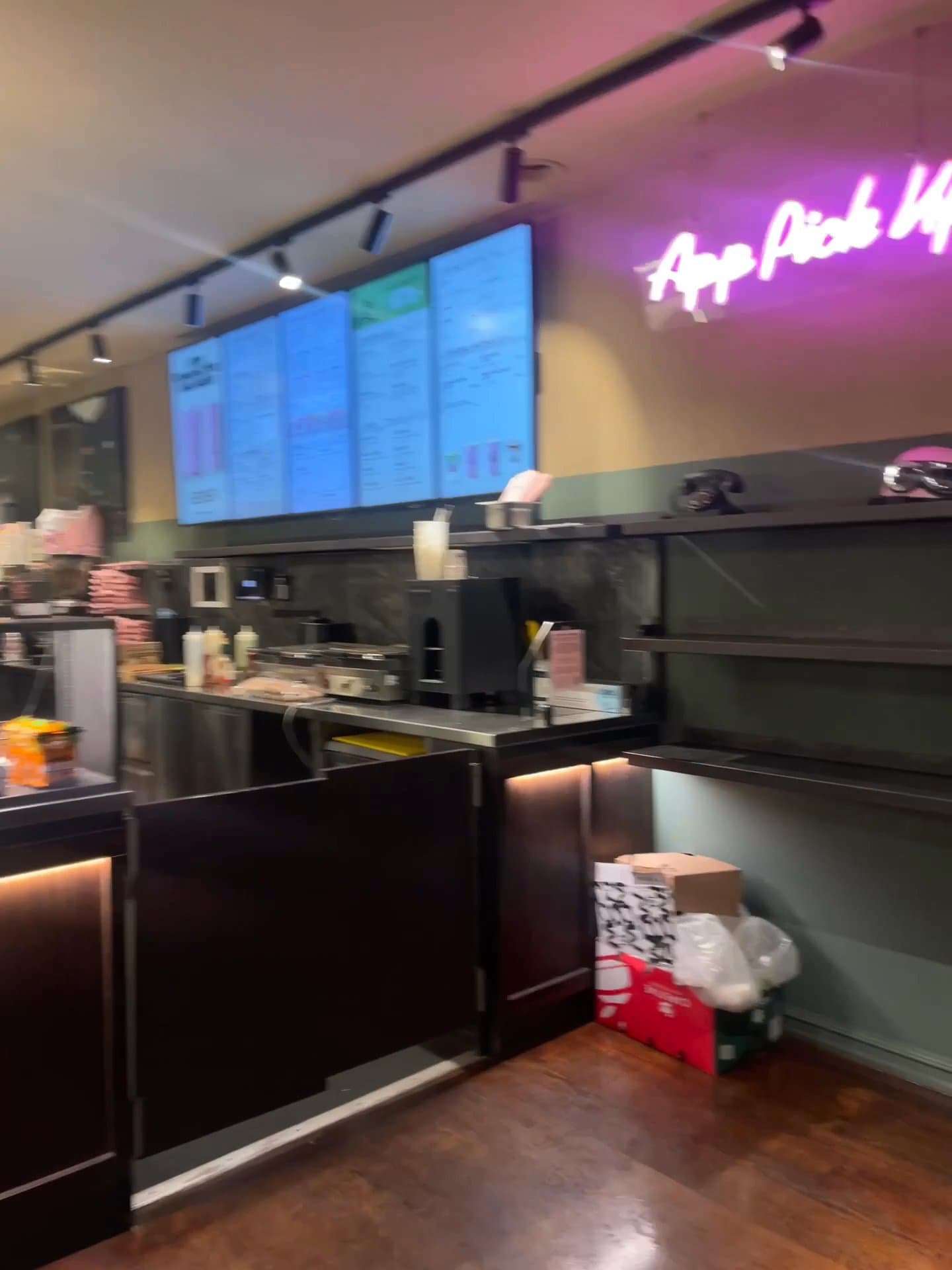Video review of JOE & THE JUICE by Adventurer in London
