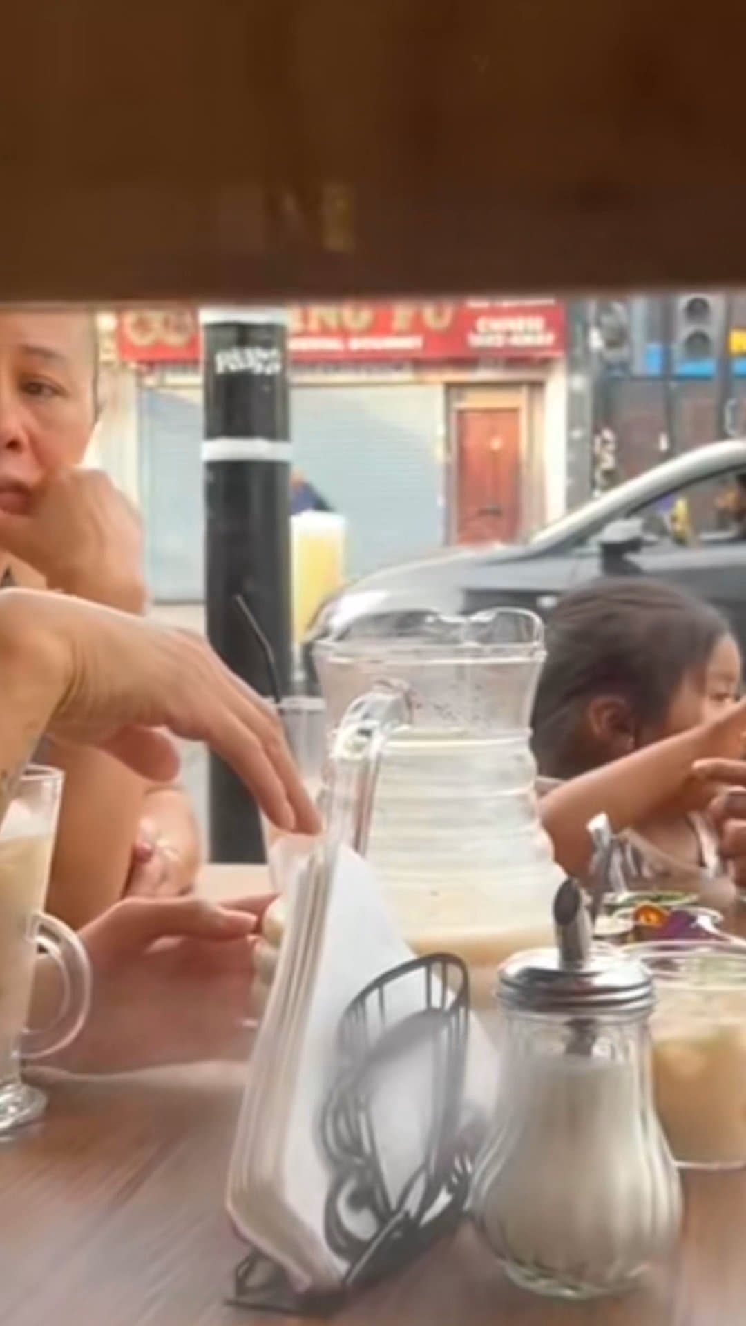 Video review of Salteñas Martin by RosaReviews