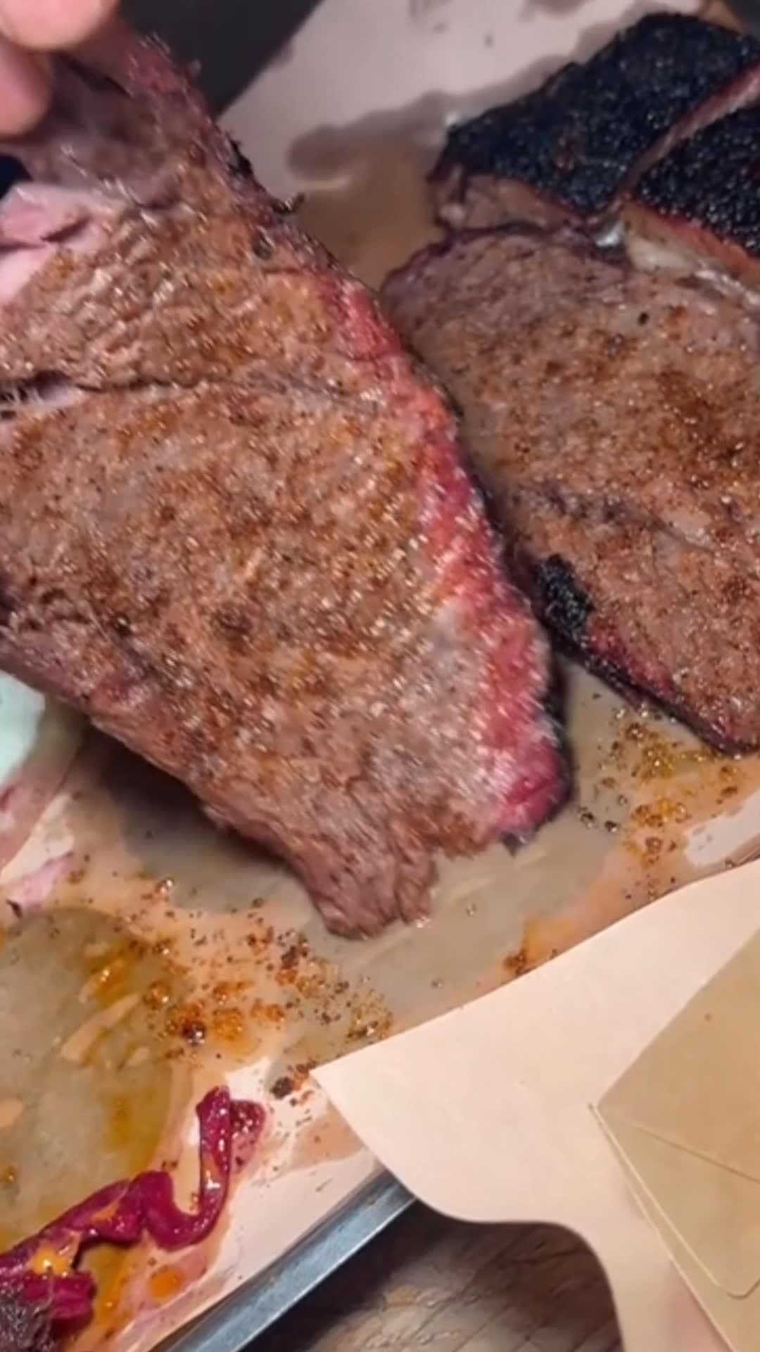 Video review of Burnt Smokehouse by JJ