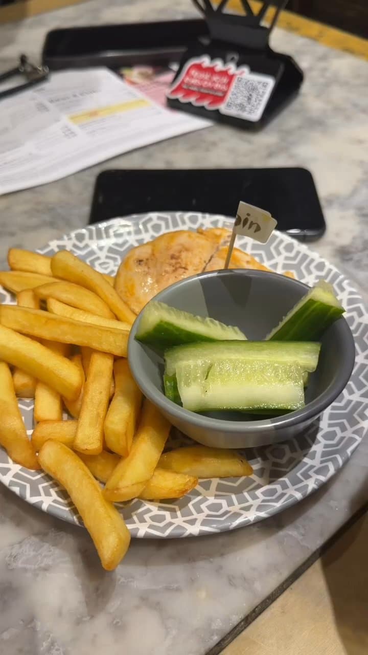 Video review of Nando's Baker Street by nargiz