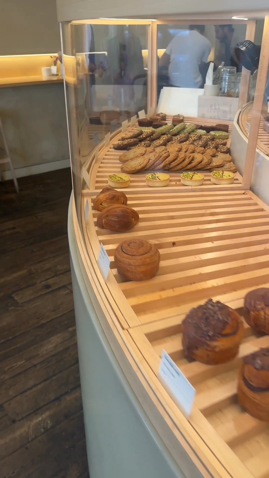 Video review of WatchHouse Marylebone by Anastasia
