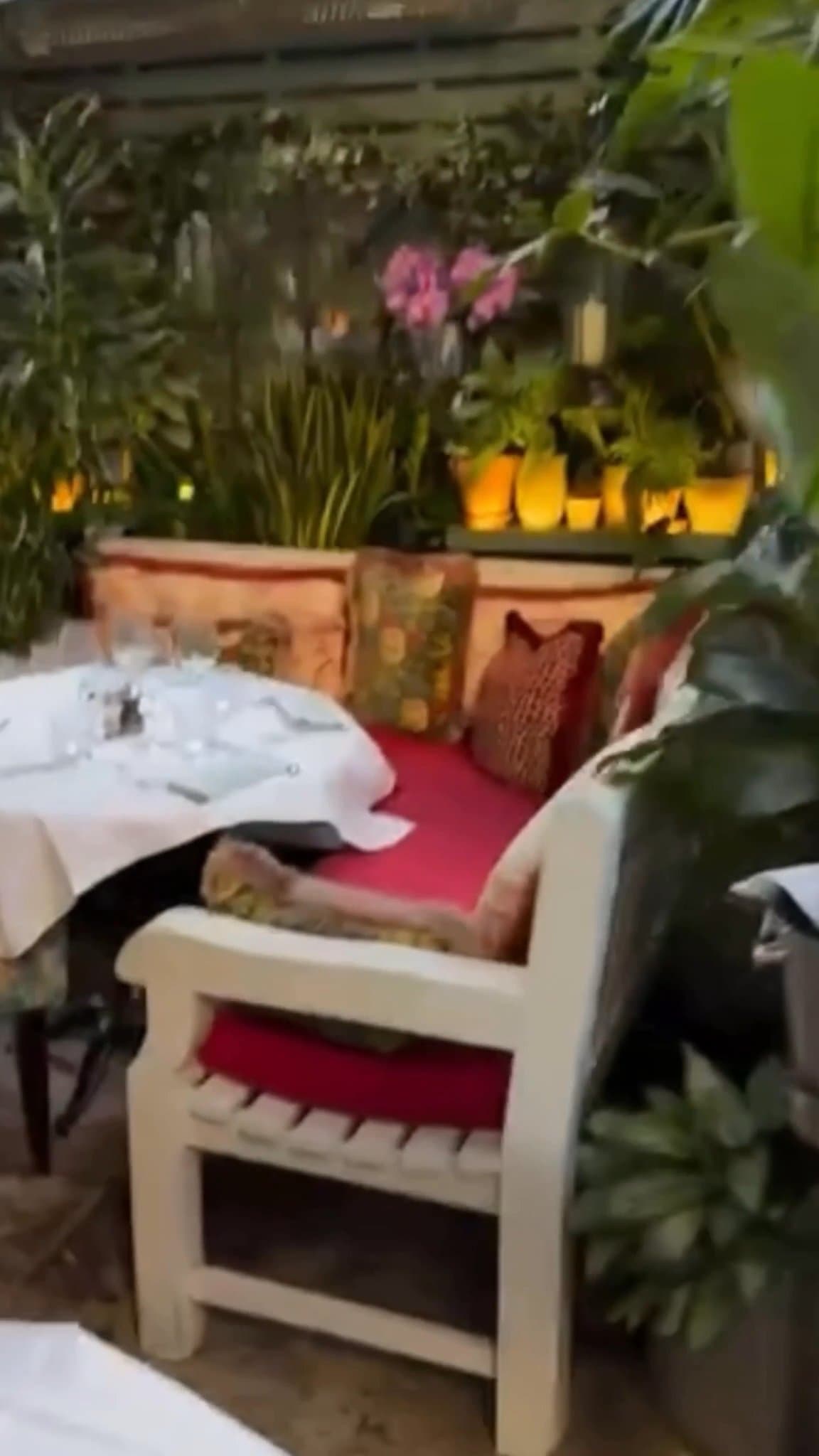 Video review of The Ivy Chelsea Garden by NordicGirl